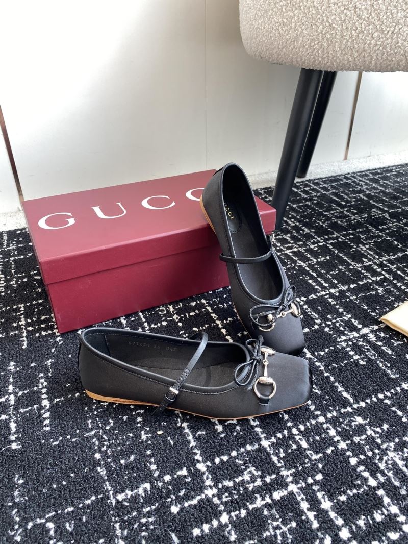 Gucci Flat Shoes